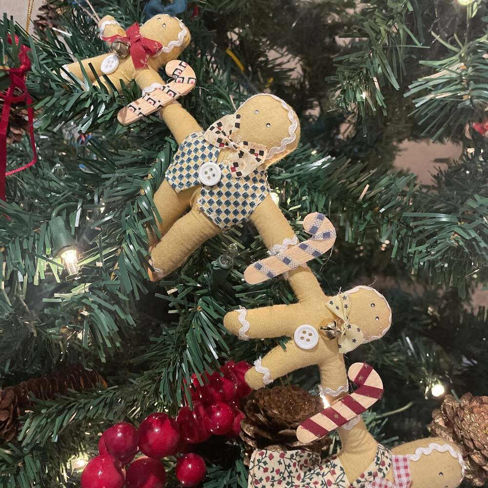 Vintage String Of 5 Fabric Gingerbread Man & Candy Canes Christmas Ornaments - Picture 5 of 6